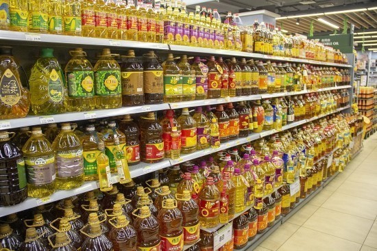 Ανατιμήσεις στα μαγειρικά λάδια έφερε ο πόλεμος – Στα ύψη οι τιμές για ηλιέλαιο, σογιέλαιο, φοινικέλαιο