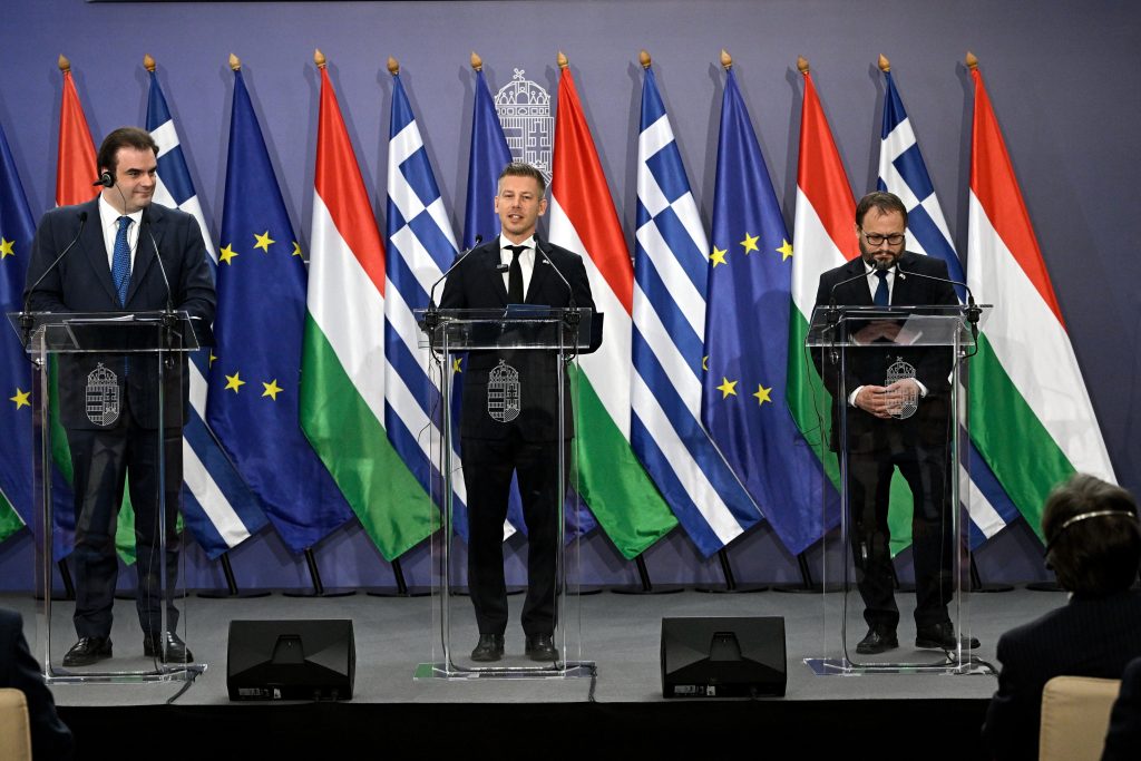 Πιερρακάκης: Το Eurogroup στηρίζει την ένταξη της Ουγγαρίας στο ευρώ – Μαγιάρ: Θα πετύχουμε τα κριτήρια για ένταξη έως το 2030