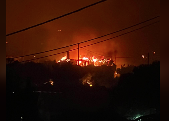 Live: Σπίτια στις φλόγες στο Πόρτο Γερμενό – ΄Ηχησαν 112 για απεγκλωβισμούς με σκάφος του Λιμενικού και εκκένωση της Ψάθας