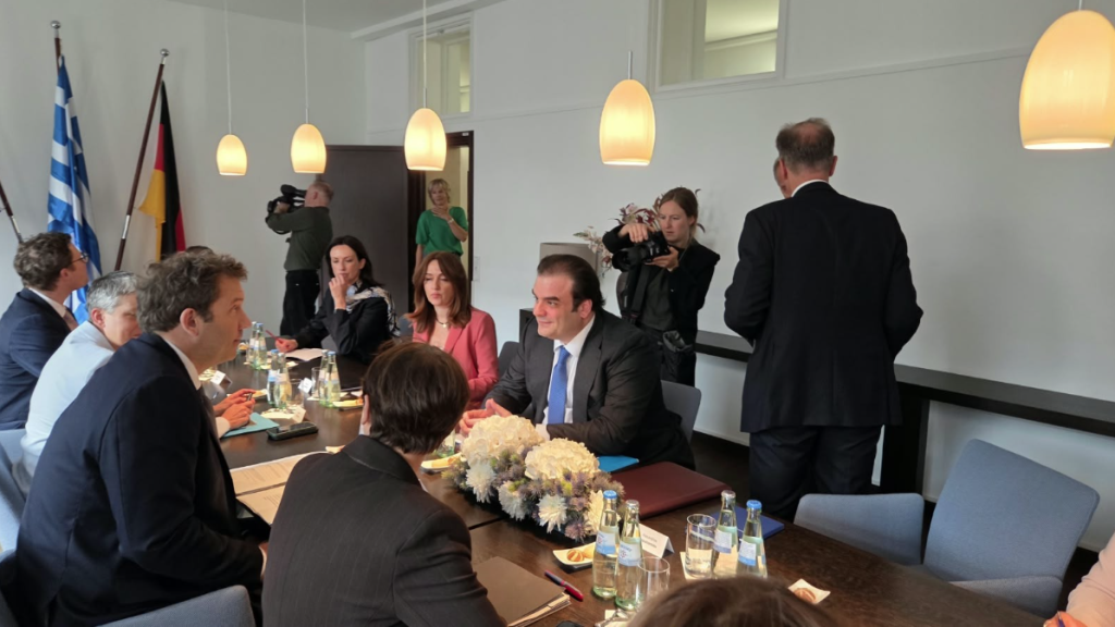 Πιερρακάκης από Γερμανία: Η Ευρώπη πρέπει να αντιμετωπίσει τις διαρθρωτικές προκλήσεις που μας κρατούν πίσω