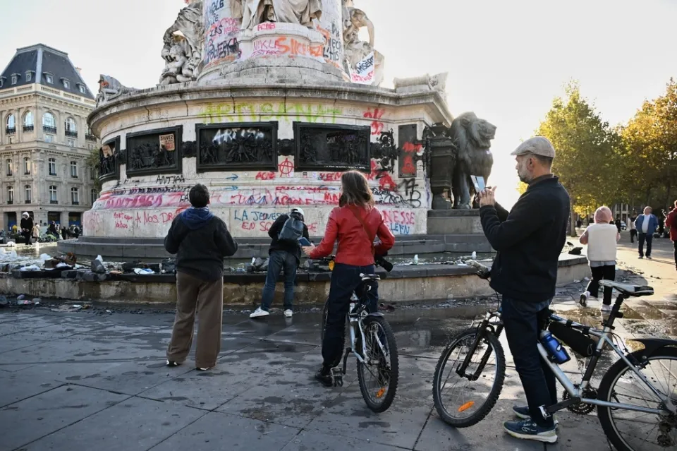 «Χάος»στη Γαλλία: Απαγόρευση συγκεντρώσεων στη Μασσαλία – Ακραίες φωνές για στρατιωτικές ενισχύσεις και κήρυξη έκτακτης ανάγκης