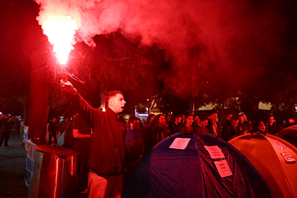 Διήμερο φοιτητικών κινητοποιήσεων: Σκηνές σε Αθήνα και Θεσσαλονίκη – Πανεκπαιδευτικό συλλαλητήριο την Τετάρτη