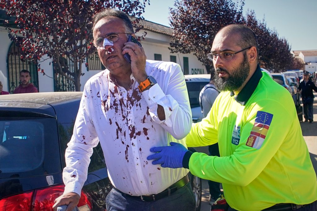 «Λανθασμένη απόφαση» έφερε την τραγωδία στο Τολέδο: Στους 68 οι νεκροί από τη σύγκρουση των δύο τρένων – Συνεχίζονται οι έρευνες στα συντρίμμια